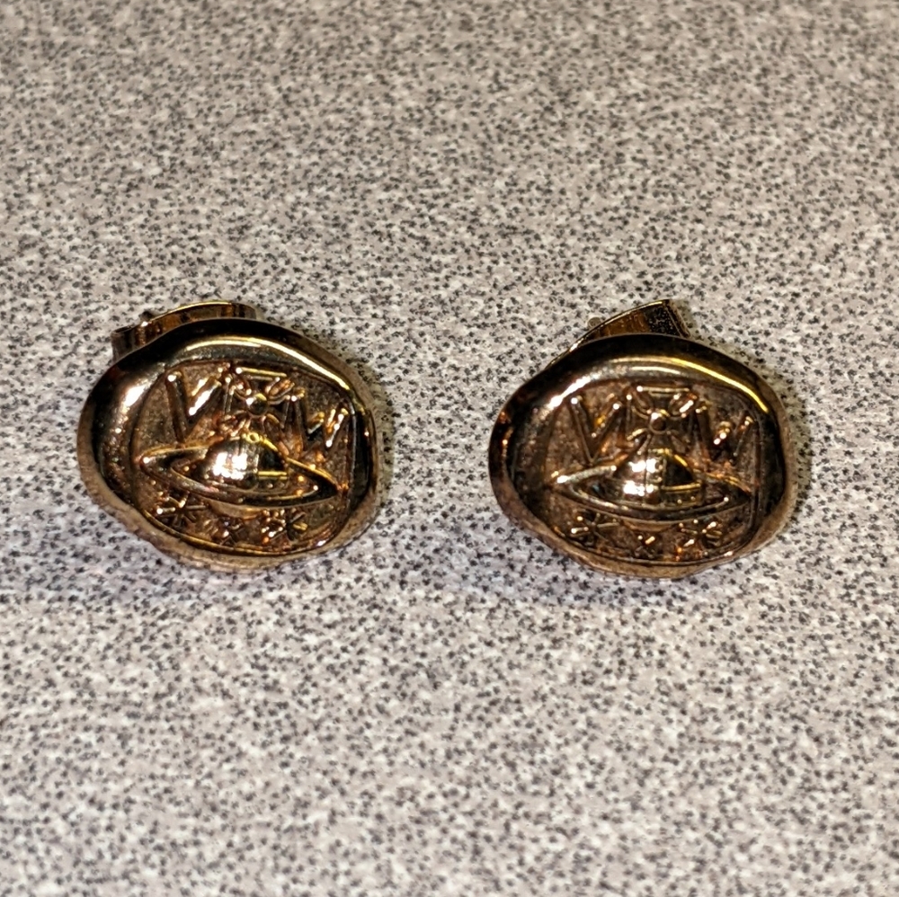 🌍 Authentic Vivienne Westwood earrings with box🌍